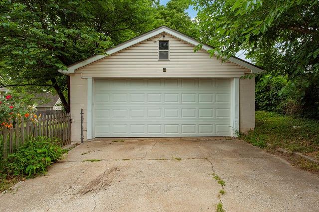 841 S Leslie Avenue, Independence, MO 64050