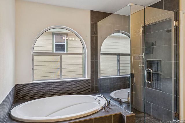 8639 Cantua Creek, Helotes, TX 78023