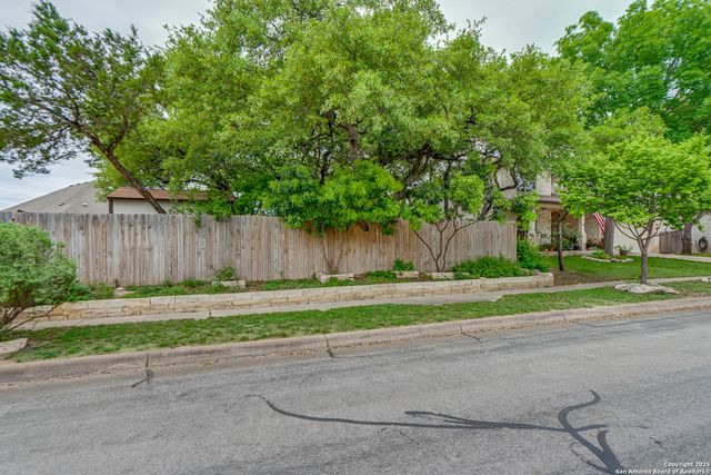 8639 Cantua Creek, Helotes, TX 78023