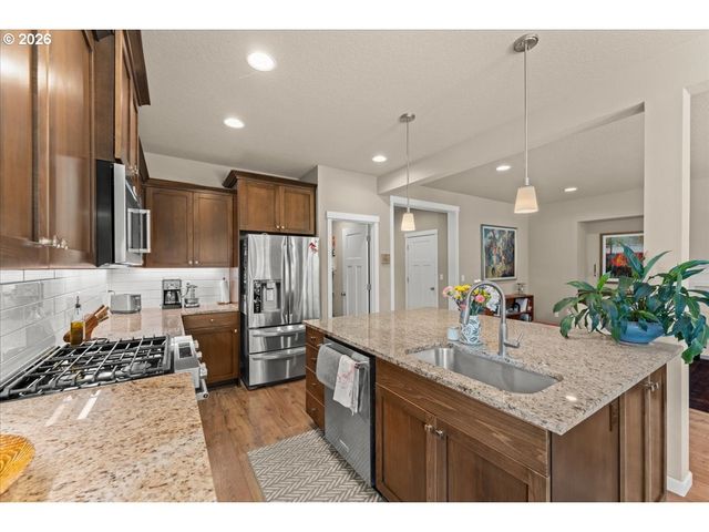 3121 Se RIESLING Rd, Milwaukie, OR 97267