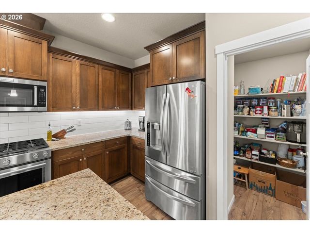 3121 Se RIESLING Rd, Milwaukie, OR 97267