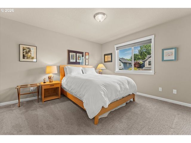 3121 Se RIESLING Rd, Milwaukie, OR 97267
