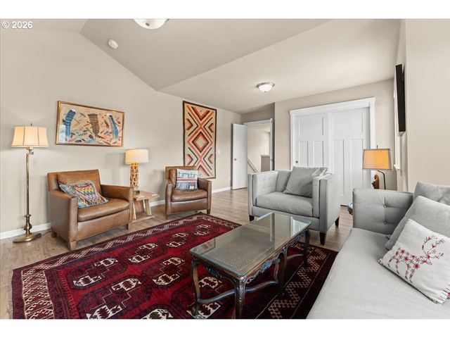 3121 Se RIESLING Rd, Milwaukie, OR 97267