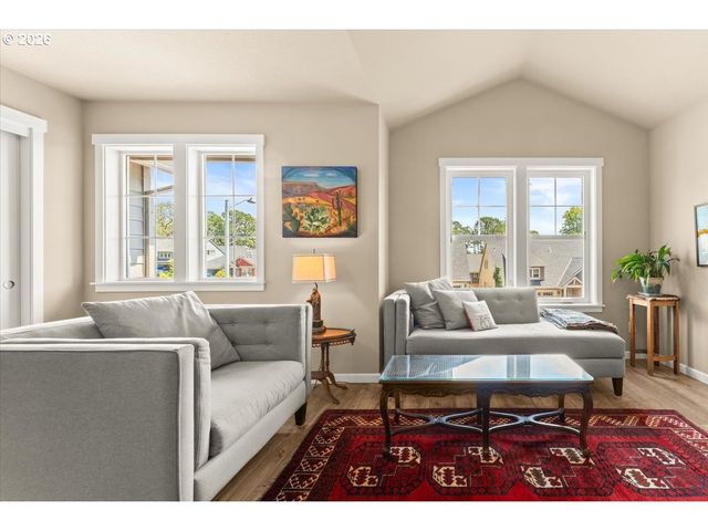3121 Se RIESLING Rd, Milwaukie, OR 97267
