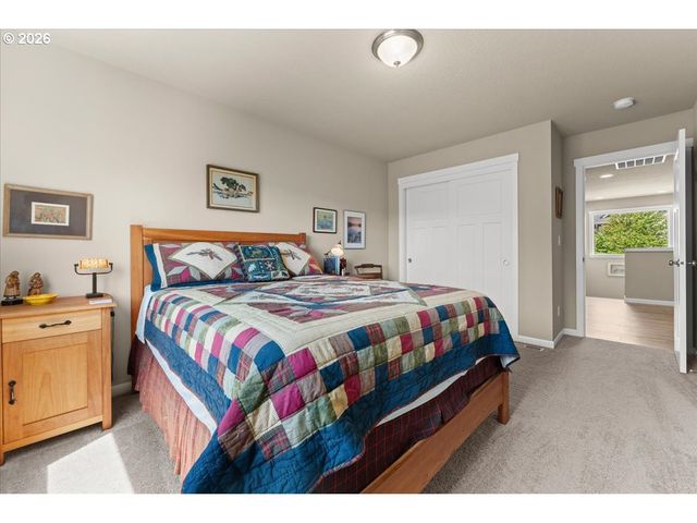 3121 Se RIESLING Rd, Milwaukie, OR 97267