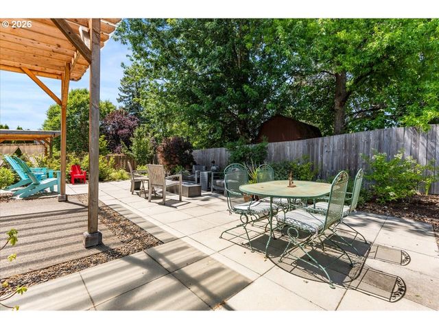 3121 Se RIESLING Rd, Milwaukie, OR 97267