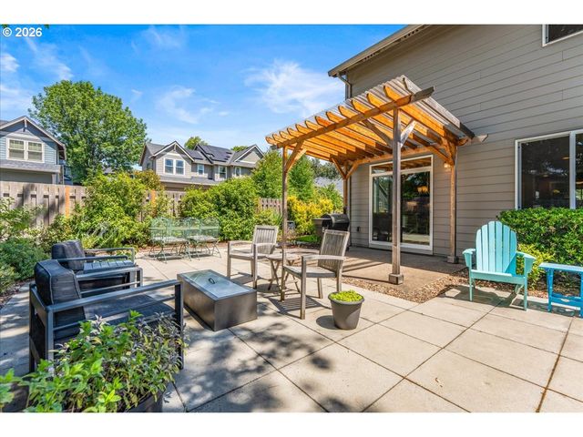 3121 Se RIESLING Rd, Milwaukie, OR 97267