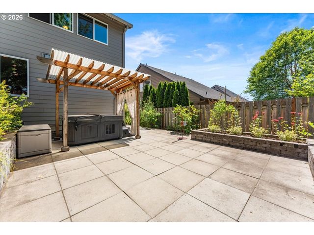 3121 Se RIESLING Rd, Milwaukie, OR 97267