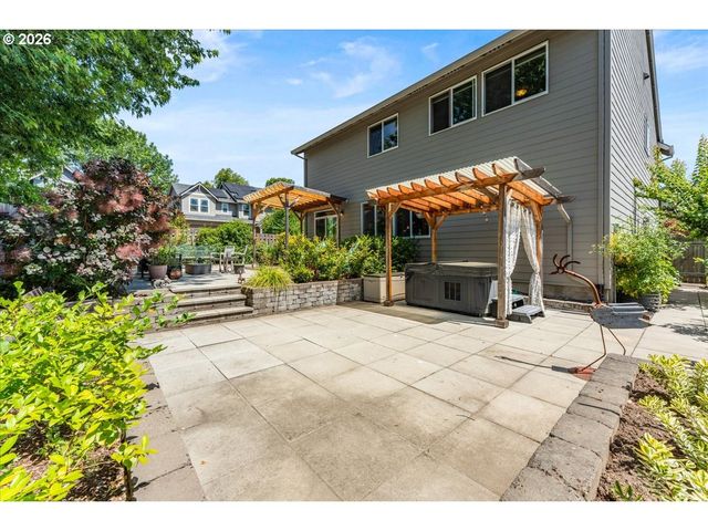 3121 Se RIESLING Rd, Milwaukie, OR 97267