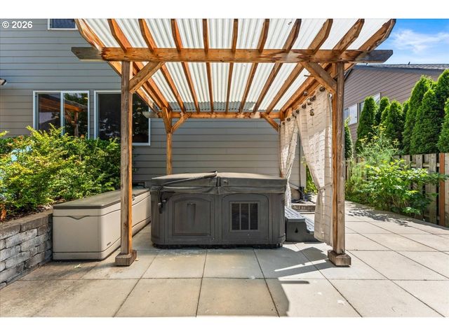 3121 Se RIESLING Rd, Milwaukie, OR 97267
