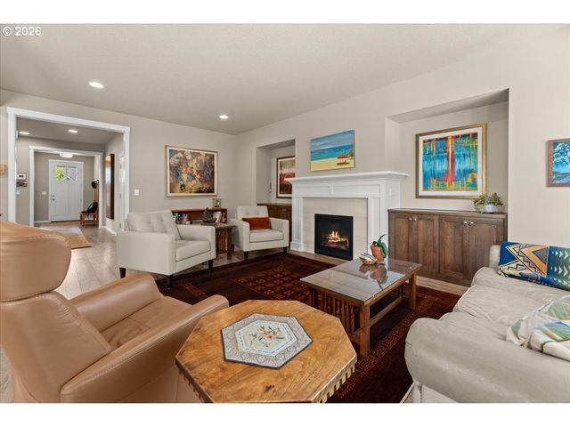 3121 Se RIESLING Rd, Milwaukie, OR 97267