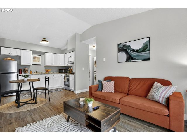 11044 Sw GREENBURG Rd 321, Portland, OR 97223