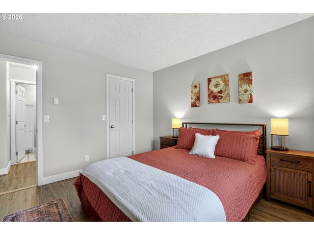 11044 Sw GREENBURG Rd 321, Portland, OR 97223