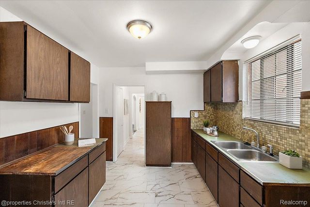 18645 Roselawn Street, Detroit, MI 48221