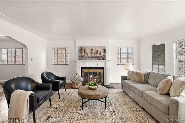 18645 Roselawn Street, Detroit, MI 48221