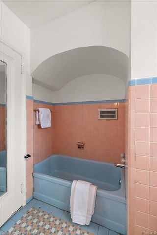 18645 Roselawn Street, Detroit, MI 48221