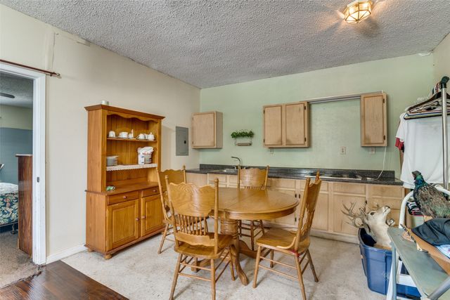 201 E 2nd Street, Quinlan, TX 75474