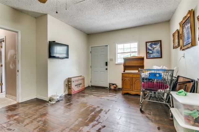 201 E 2nd Street, Quinlan, TX 75474