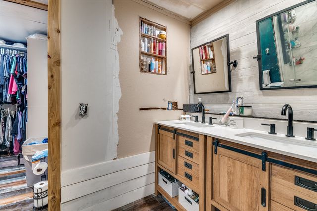 201 E 2nd Street, Quinlan, TX 75474