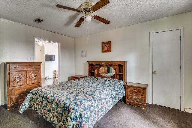 201 E 2nd Street, Quinlan, TX 75474