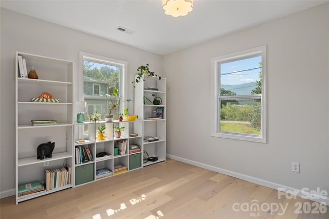 1042 Old US 70 Hwy Highway, Black Mountain, NC 28711