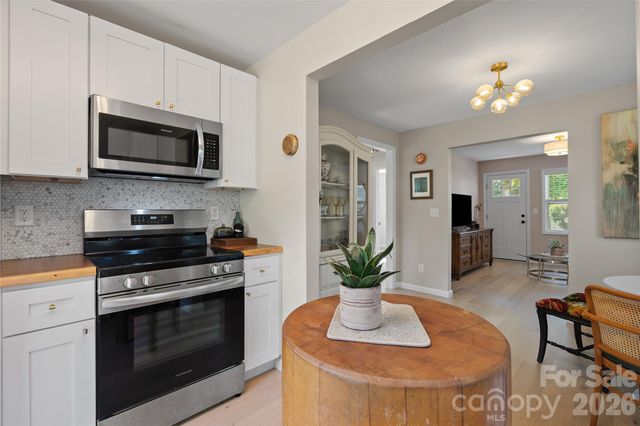 1042 Old US 70 Hwy Highway, Black Mountain, NC 28711