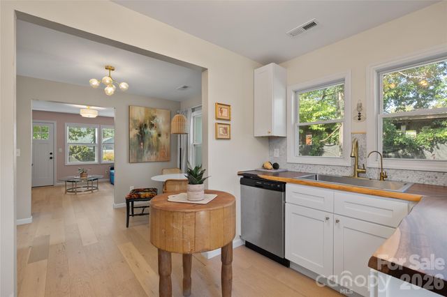 1042 Old US 70 Hwy Highway, Black Mountain, NC 28711
