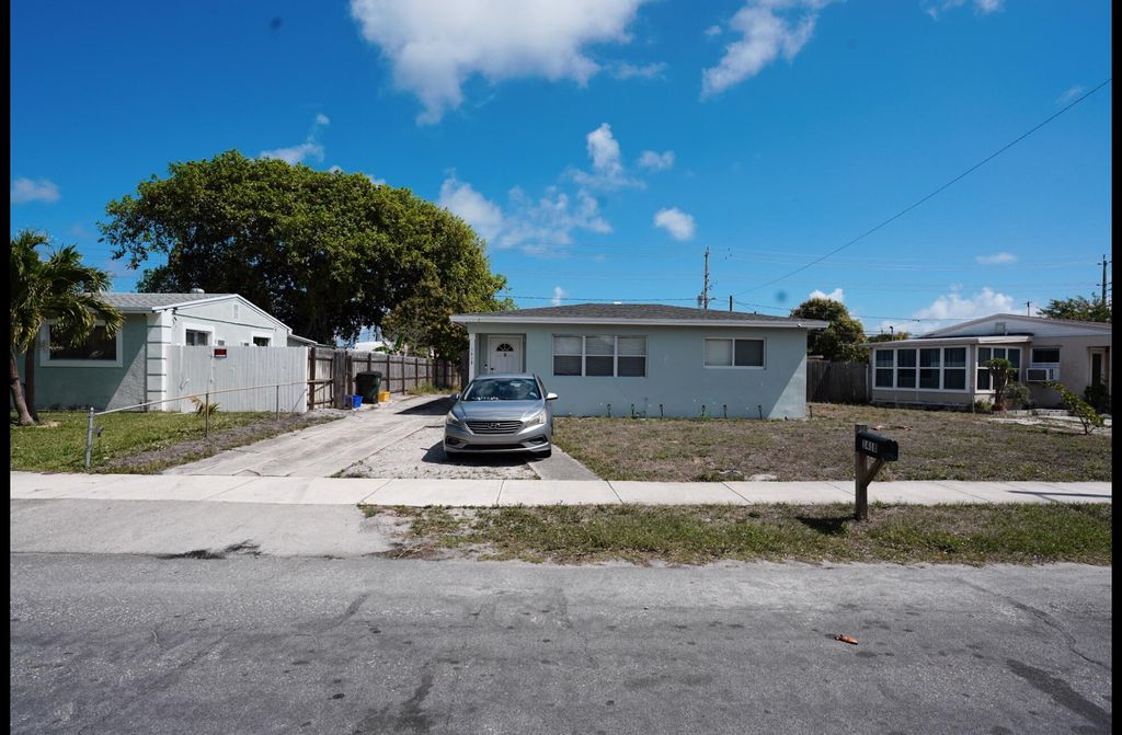 1418 S H Street, Lake Worth Beach, FL 33460