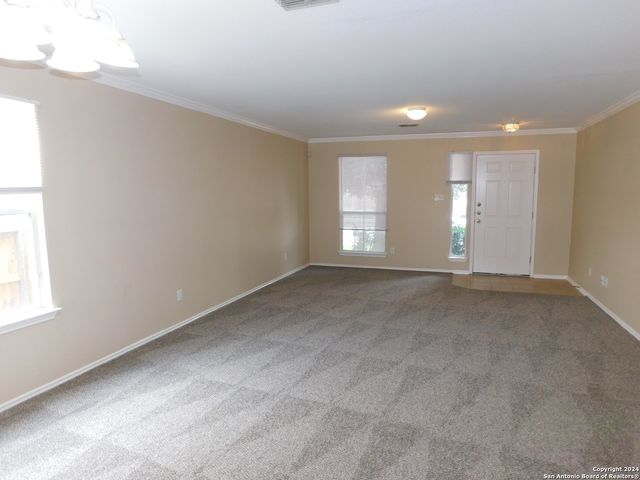 9013 Barkwood, Universal City, TX 78148