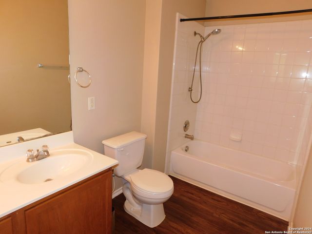 9013 Barkwood, Universal City, TX 78148