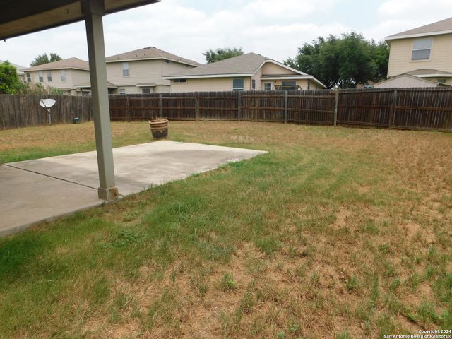 9013 Barkwood, Universal City, TX 78148