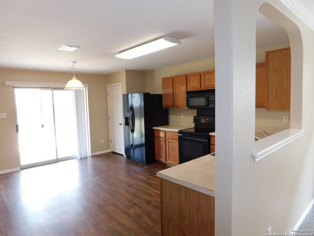 9013 Barkwood, Universal City, TX 78148