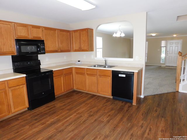 9013 Barkwood, Universal City, TX 78148