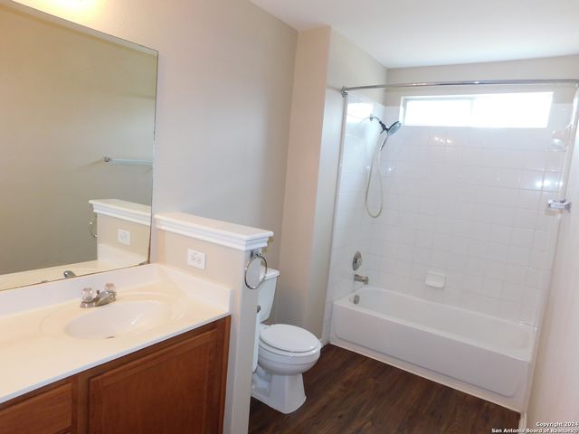 9013 Barkwood, Universal City, TX 78148