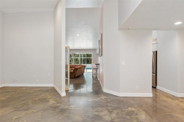 1400 NW 102nd Dr, Coral Springs, FL 33071