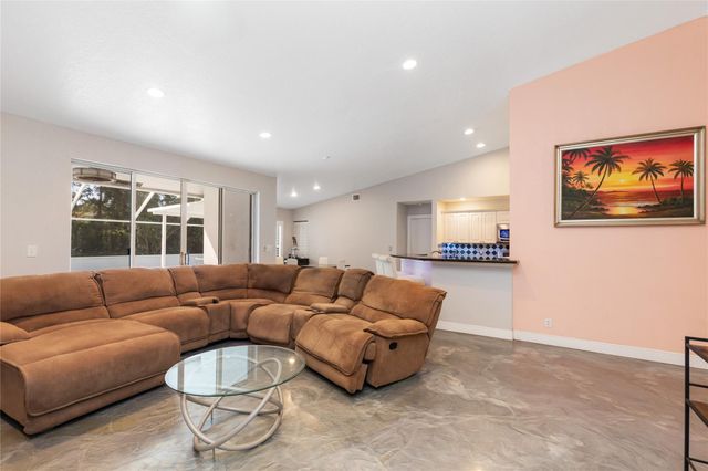 1400 NW 102nd Dr, Coral Springs, FL 33071