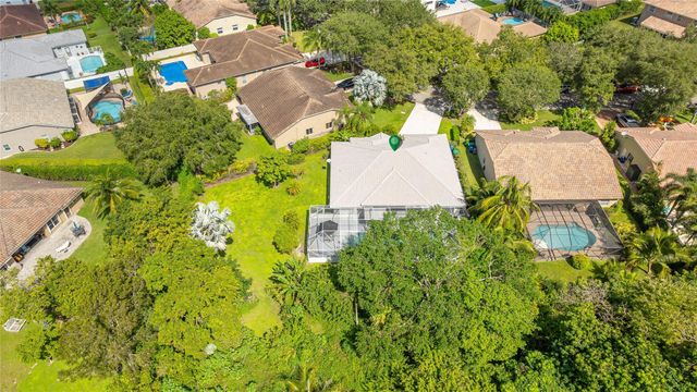 1400 NW 102nd Dr, Coral Springs, FL 33071