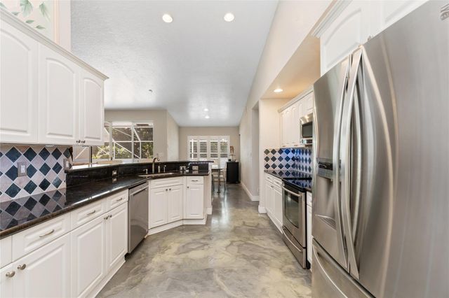 1400 NW 102nd Dr, Coral Springs, FL 33071