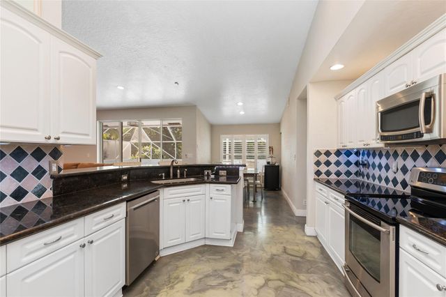 1400 NW 102nd Dr, Coral Springs, FL 33071