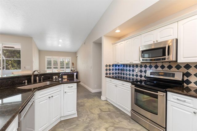1400 NW 102nd Dr, Coral Springs, FL 33071