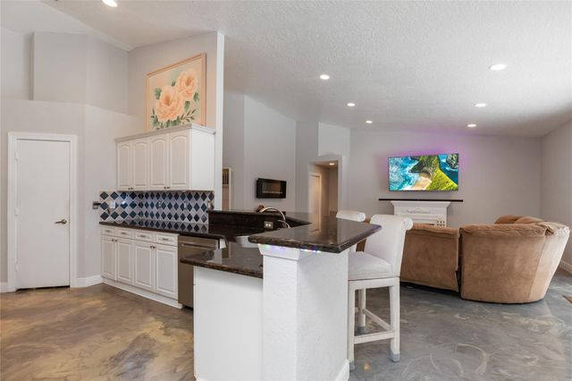1400 NW 102nd Dr, Coral Springs, FL 33071