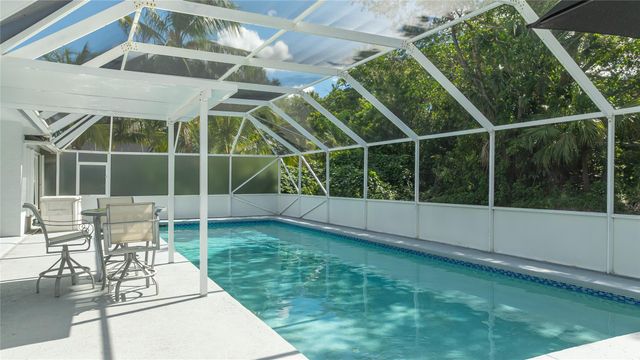 1400 NW 102nd Dr, Coral Springs, FL 33071