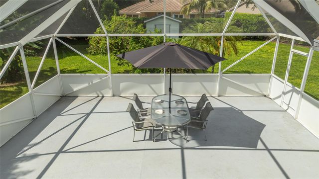 1400 NW 102nd Dr, Coral Springs, FL 33071