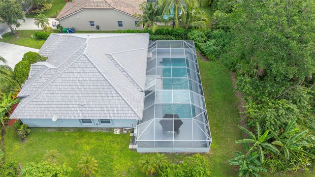 1400 NW 102nd Dr, Coral Springs, FL 33071
