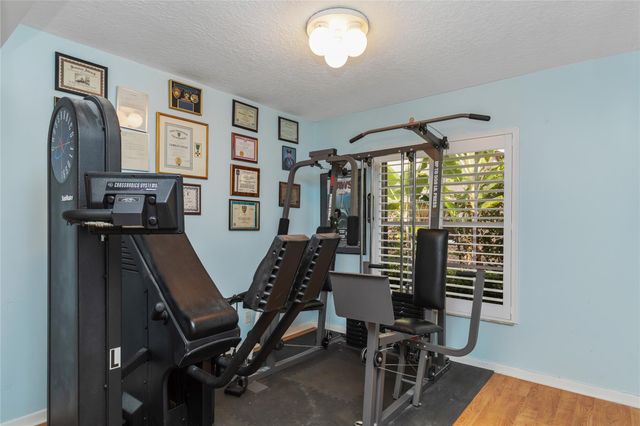 1400 NW 102nd Dr, Coral Springs, FL 33071