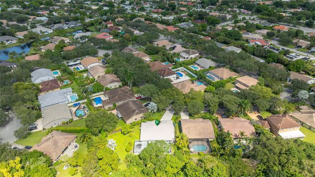 1400 NW 102nd Dr, Coral Springs, FL 33071