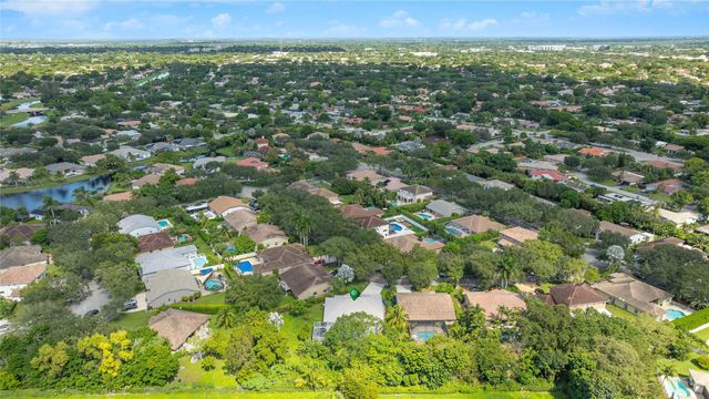 1400 NW 102nd Dr, Coral Springs, FL 33071