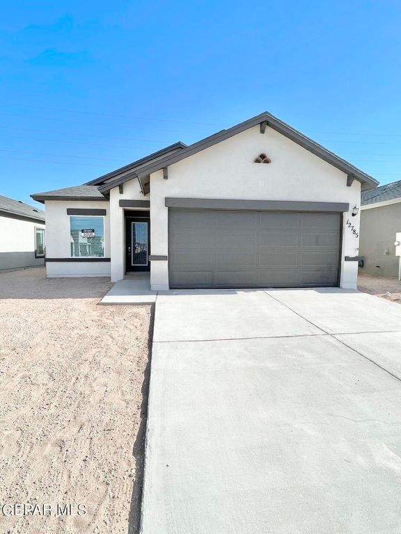 428 Kanza Avenue, Clint, TX 79836