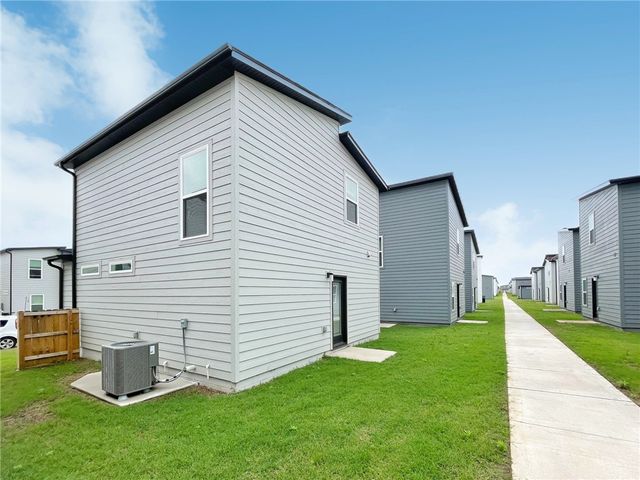 881 Massachusetts Avenue, Bentonville, AR 72713
