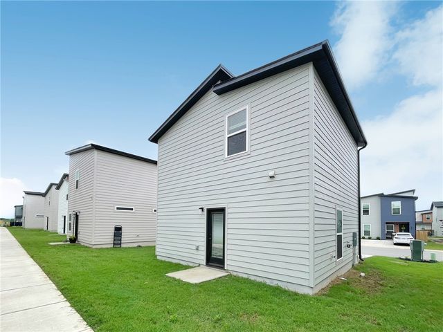 881 Massachusetts Avenue, Bentonville, AR 72713